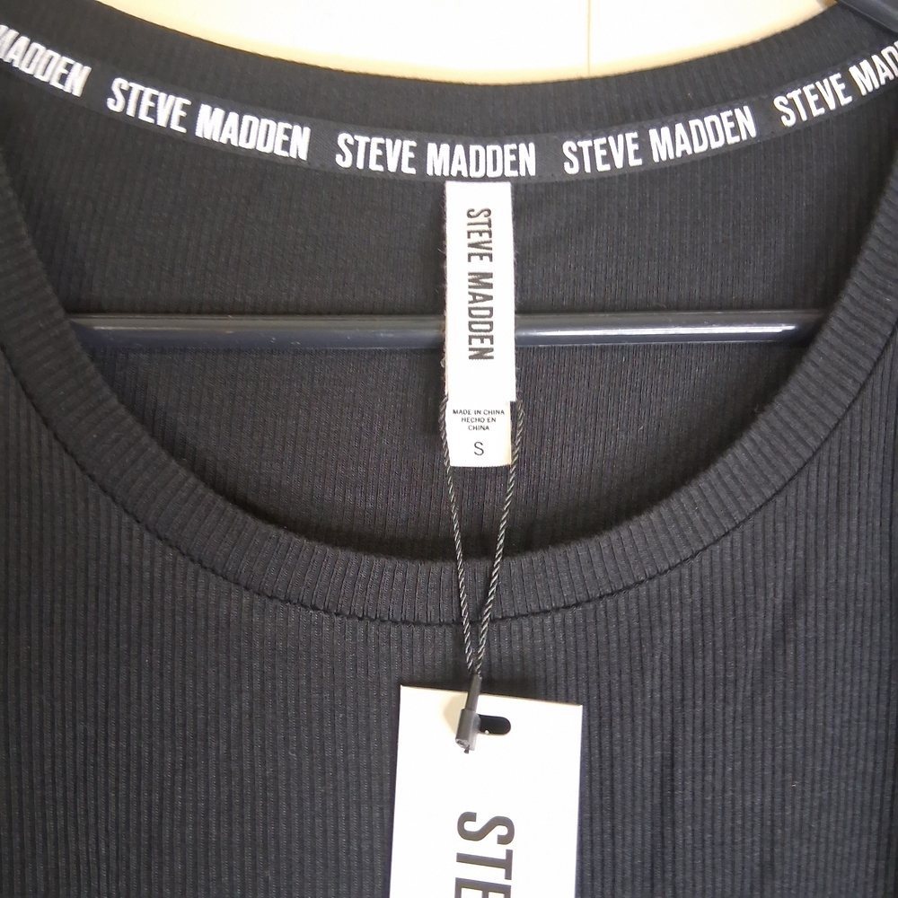 Steve Madden Classic Black Long Sleeve Tee - Picture 2 of 4